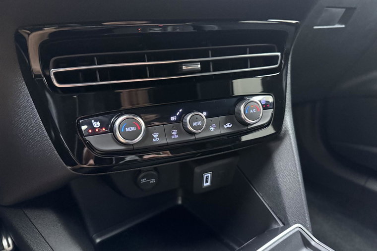 Vehicle Image 24