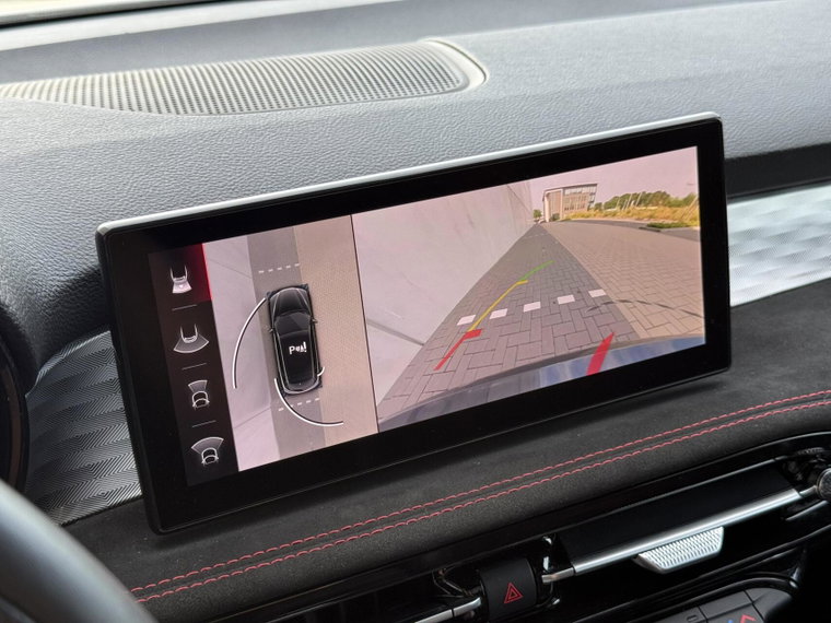 Vehicle Image 12