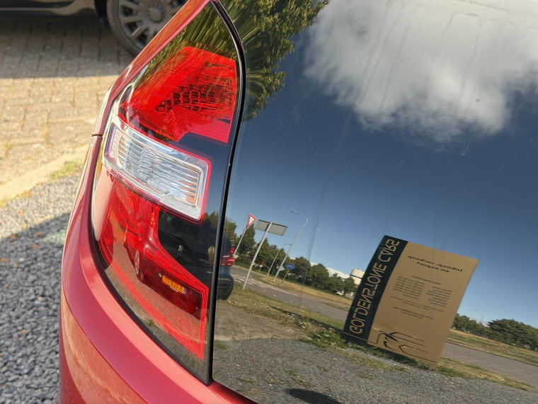 Vehicle Image 36