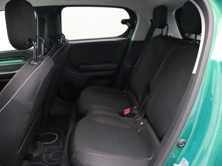 Vehicle Image 14