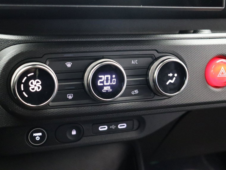 Vehicle Image 24