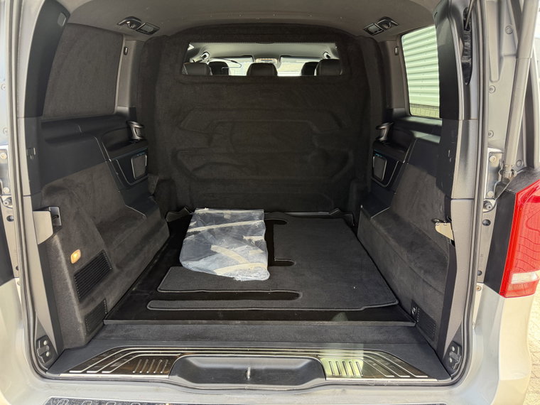 Vehicle Image 36