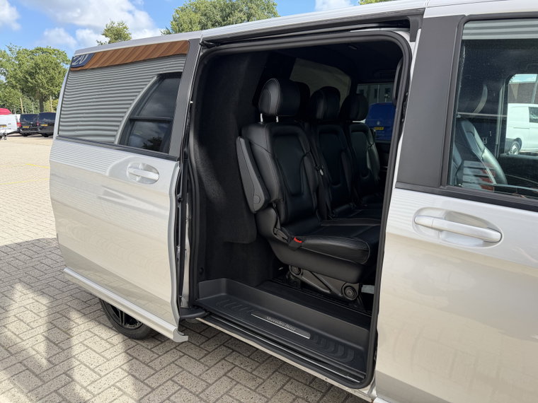 Vehicle Image 38