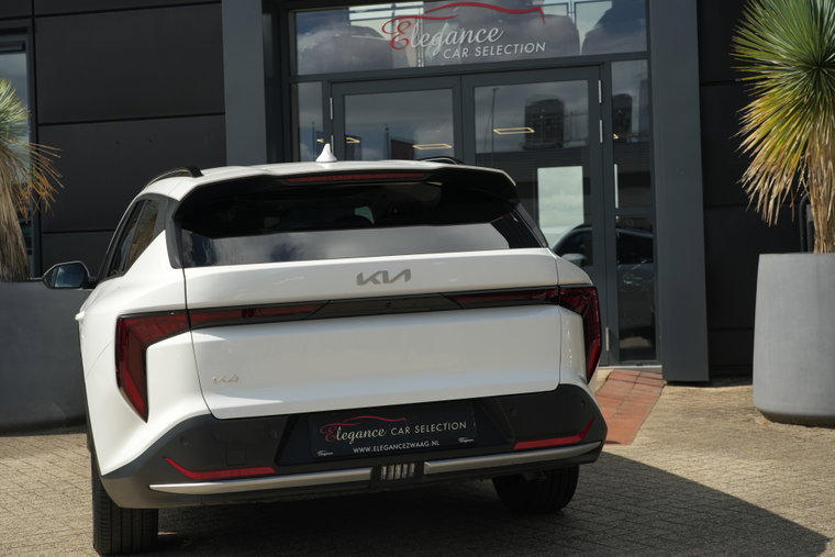 Vehicle Image 26