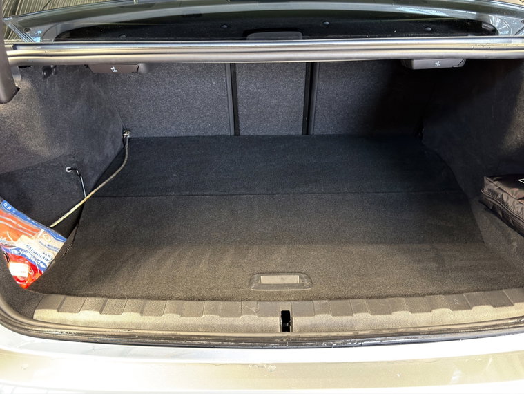 Vehicle Image 38