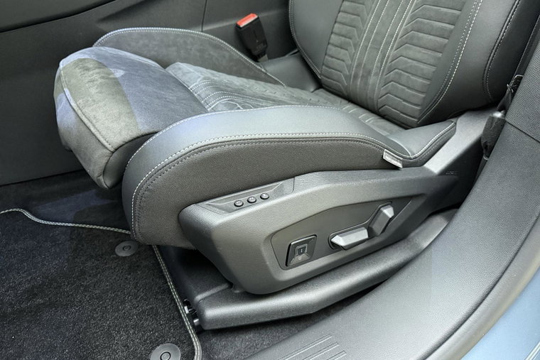 Vehicle Image 28