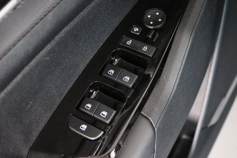 Vehicle Image 33