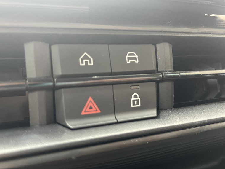 Vehicle Image 28