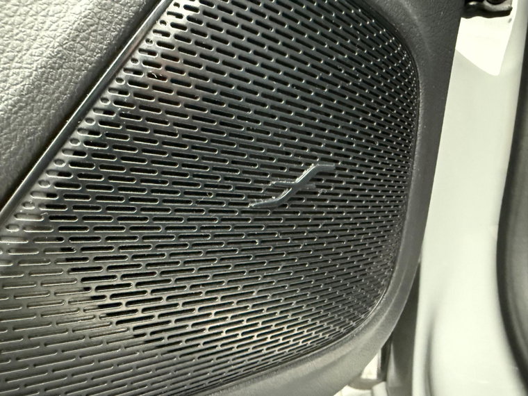 Vehicle Image 39