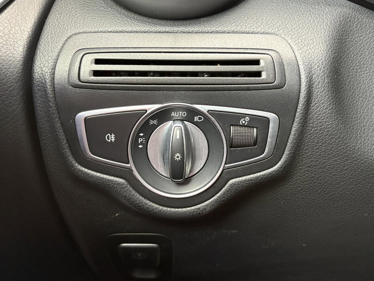 Vehicle Image 29