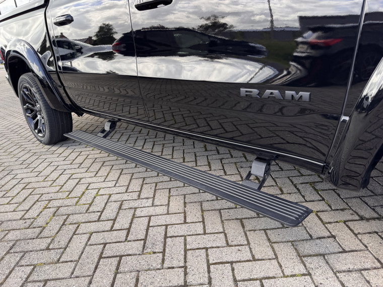 Vehicle Image 24