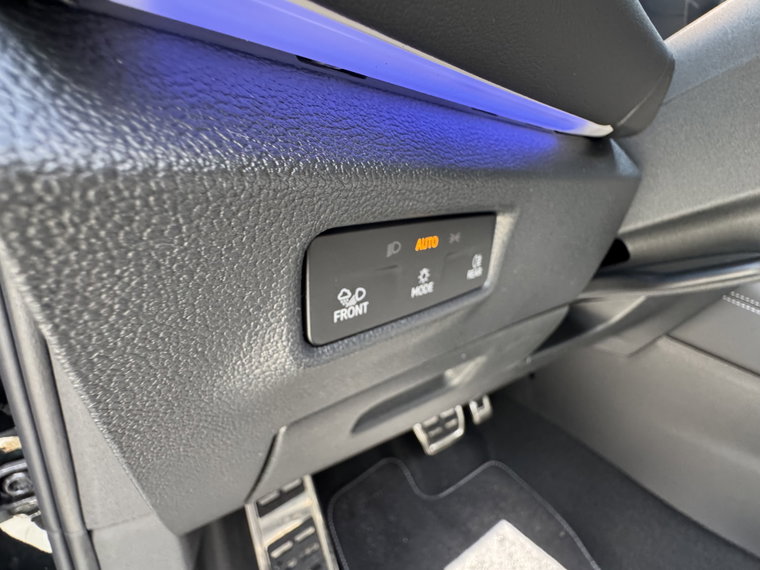 Vehicle Image 13