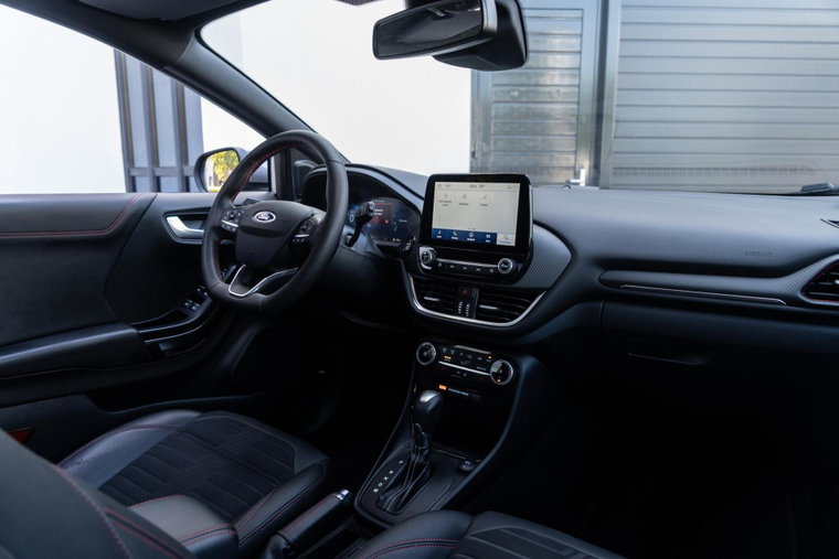 Vehicle Image 16