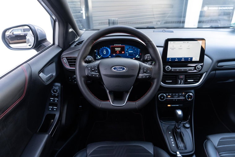 Vehicle Image 10