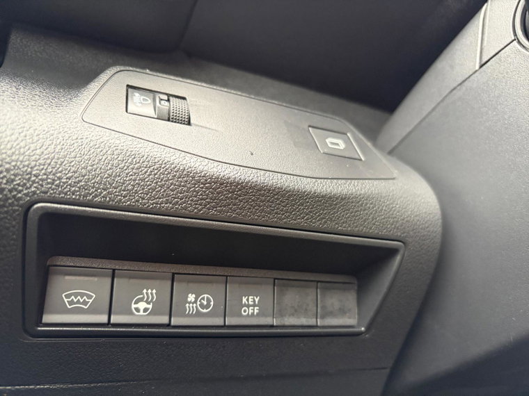 Vehicle Image 29