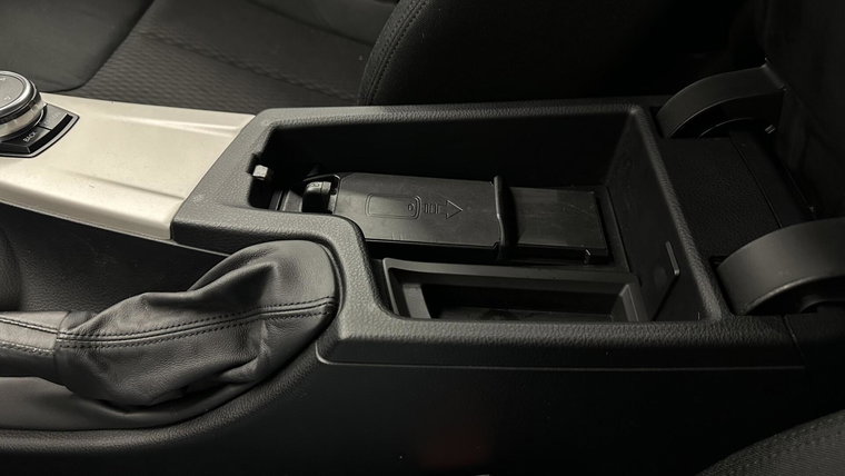 Vehicle Image 52