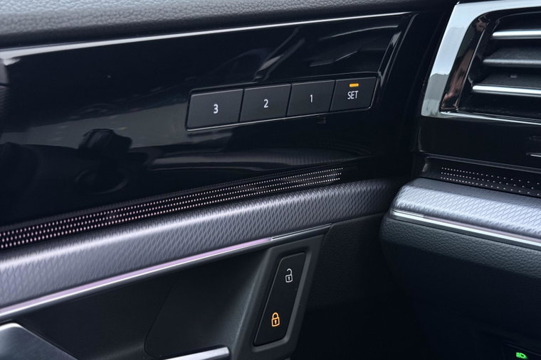 Vehicle Image 45