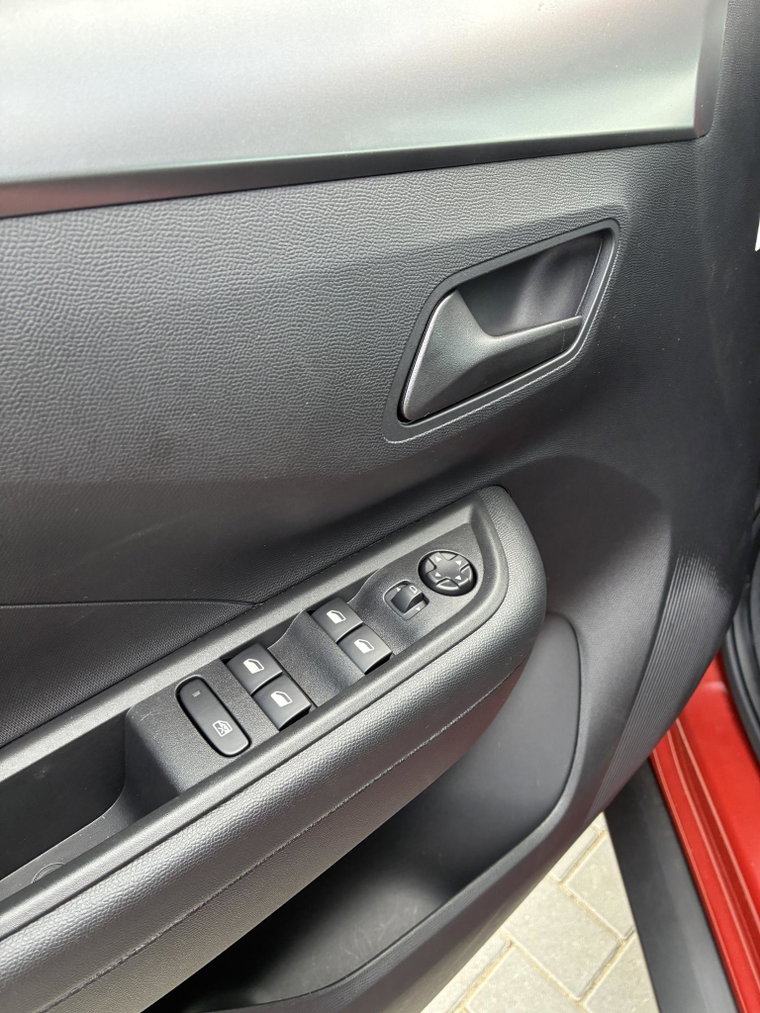 Vehicle Image 17