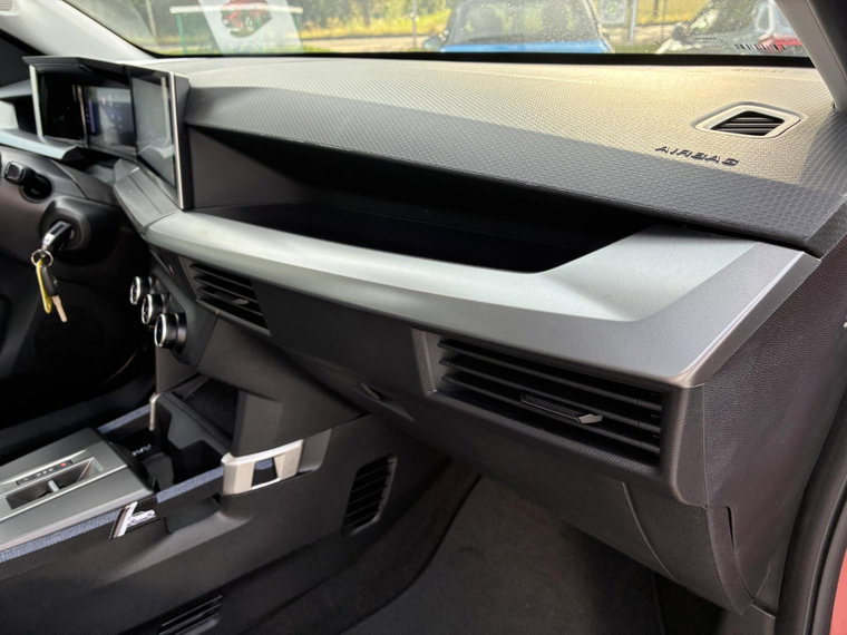 Vehicle Image 33
