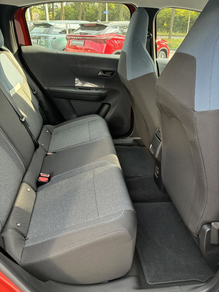Vehicle Image 37
