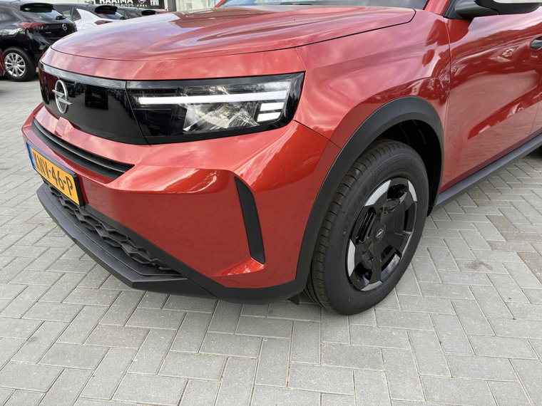 Vehicle Image 10