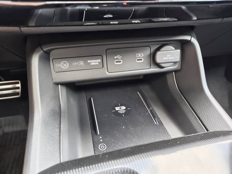Vehicle Image 24
