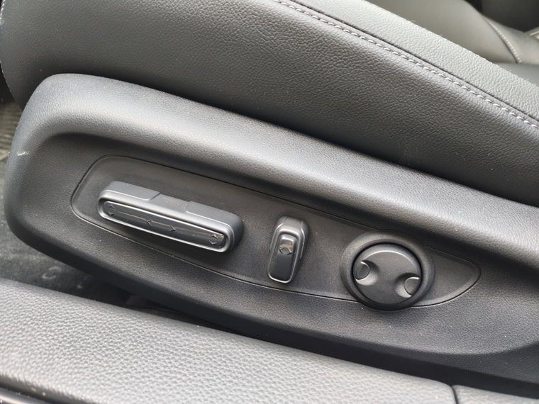 Vehicle Image 33
