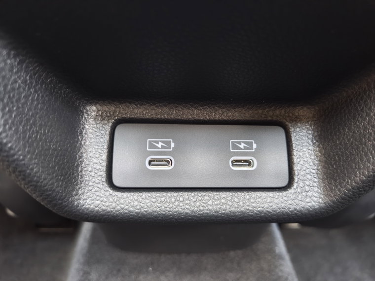 Vehicle Image 36