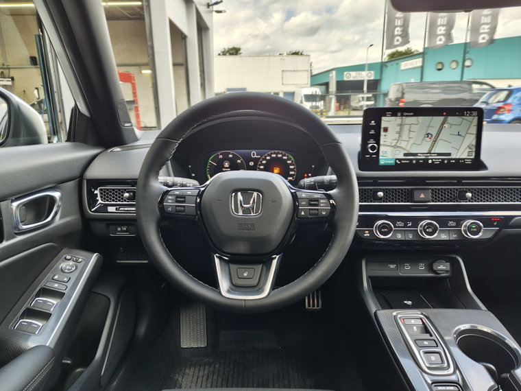 Vehicle Image 9