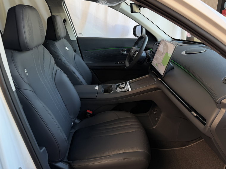 Vehicle Image 35