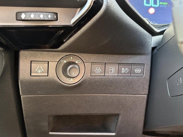 Vehicle Image 28