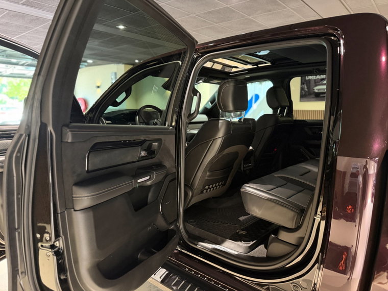 Vehicle Image 38