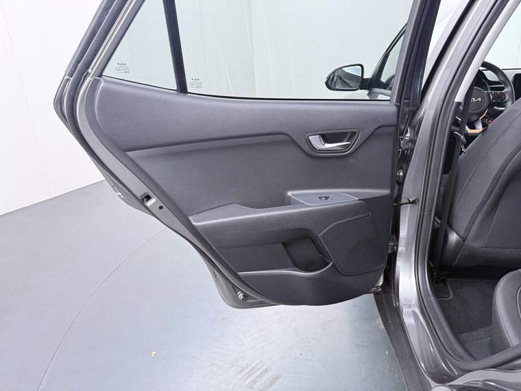 Vehicle Image 36