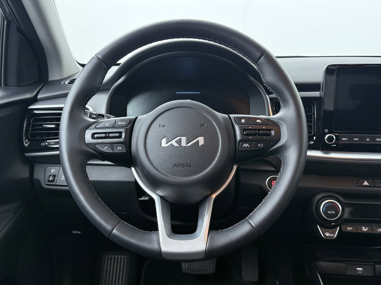 Vehicle Image 38