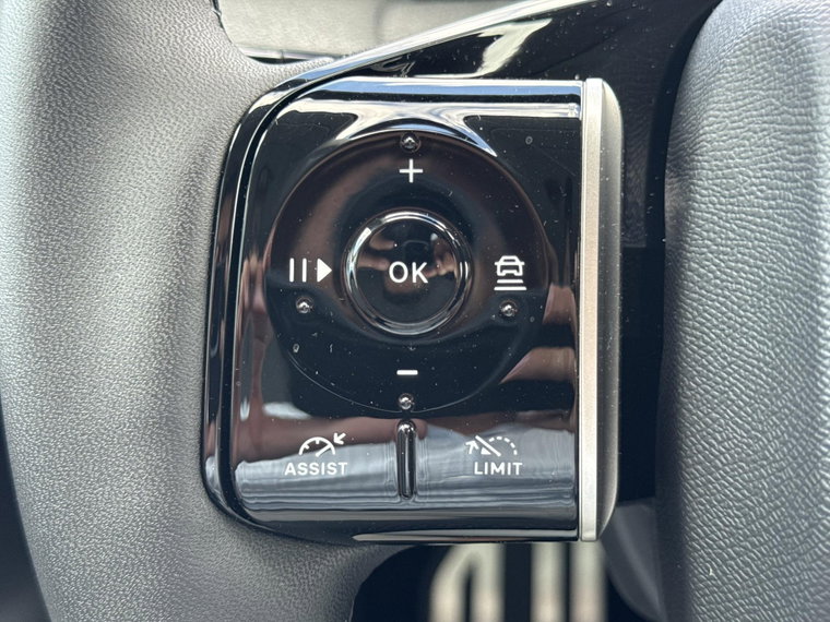 Vehicle Image 33