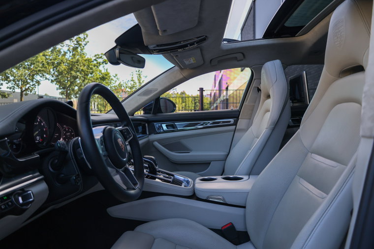Vehicle Image 21