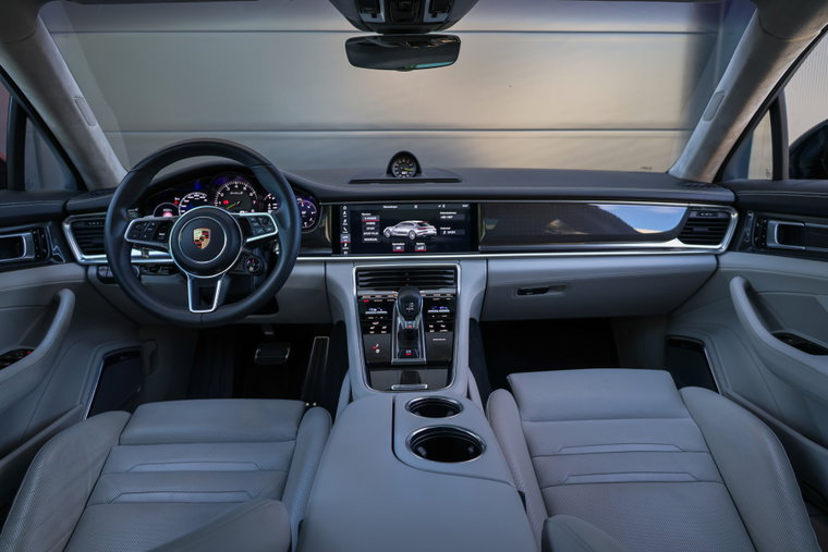 Vehicle Image 32