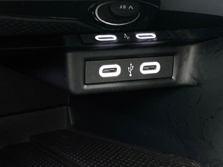 Vehicle Image 36