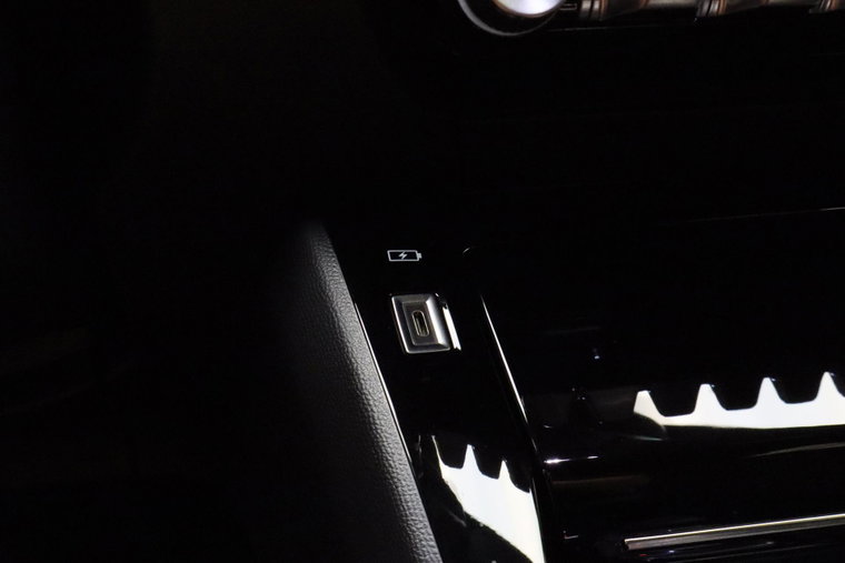 Vehicle Image 38