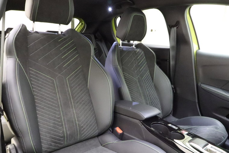 Vehicle Image 10