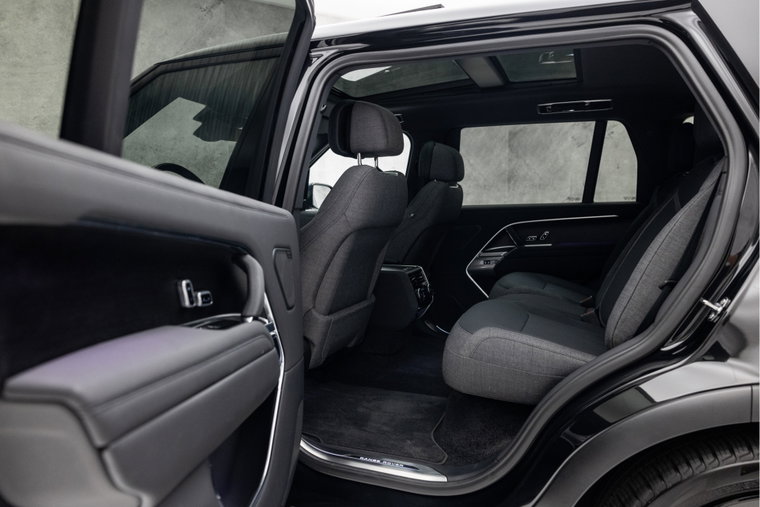 Vehicle Image 30