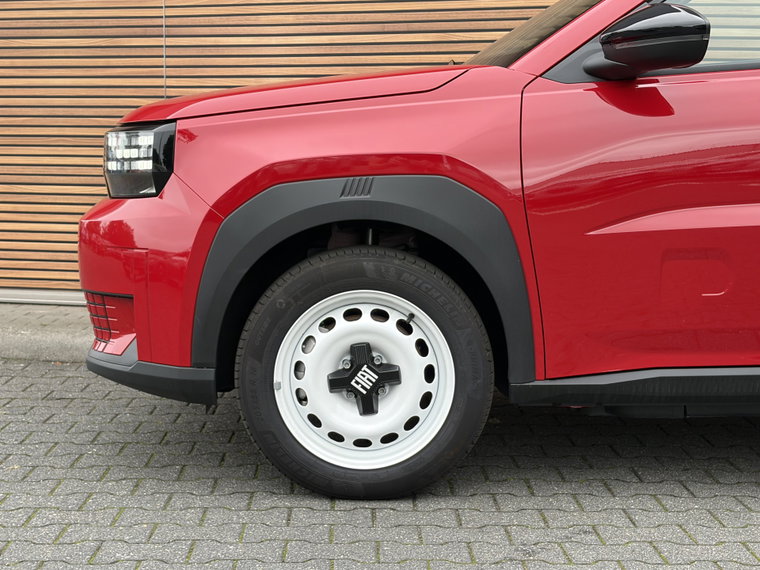 Vehicle Image 13
