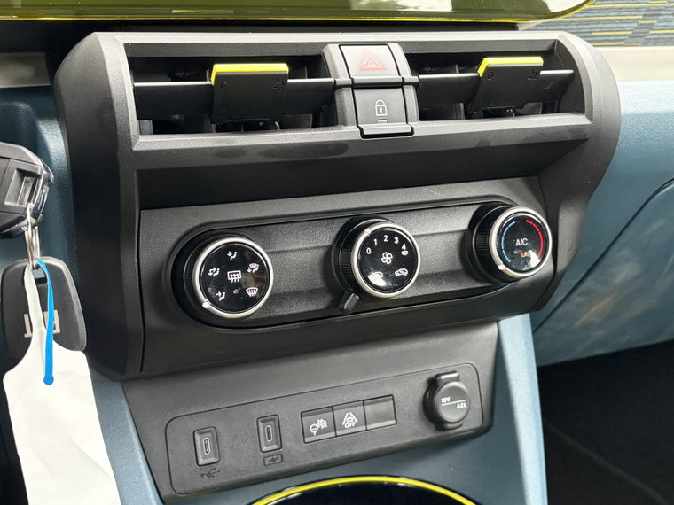 Vehicle Image 33