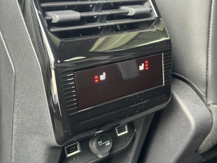 Vehicle Image 28