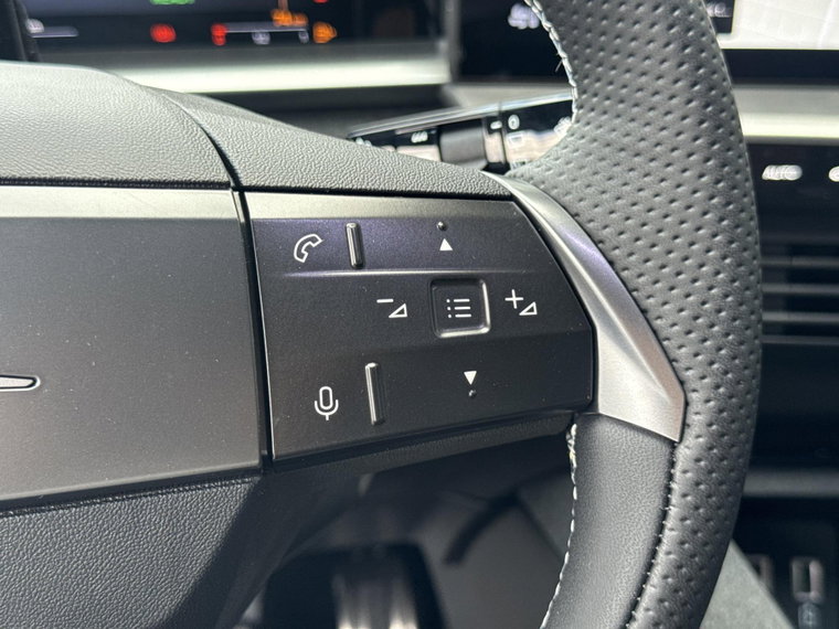 Vehicle Image 38