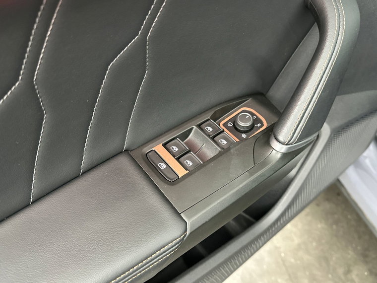 Vehicle Image 42