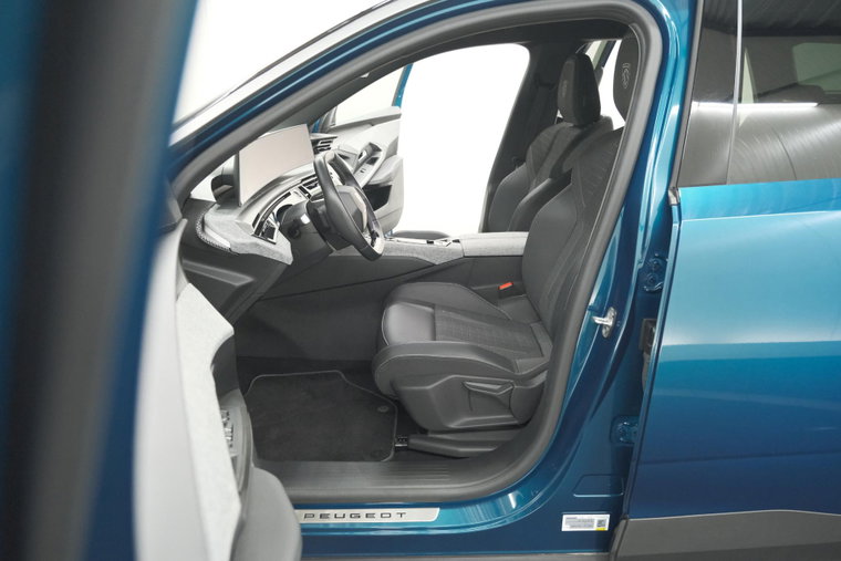 Vehicle Image 26