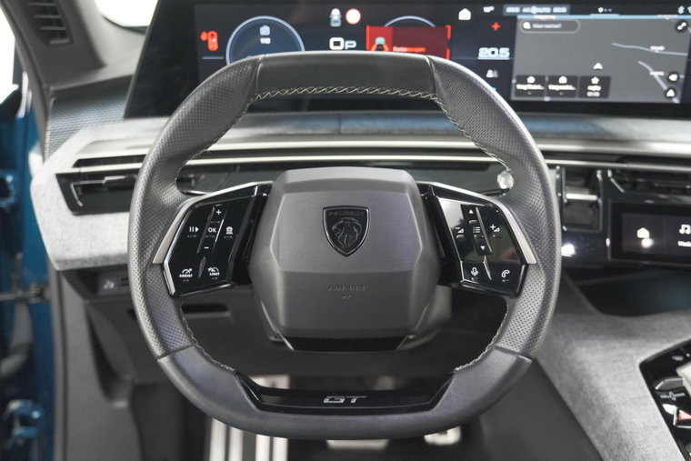 Vehicle Image 32