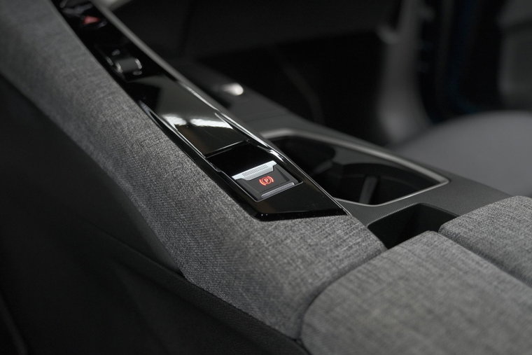 Vehicle Image 40