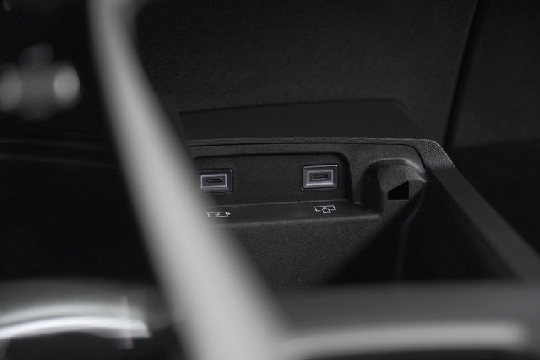 Vehicle Image 42